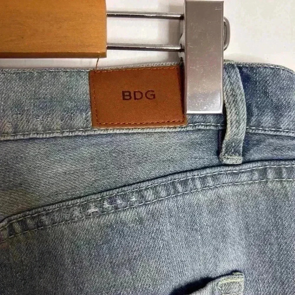 Women’s Urban  Outfitters BDG High Rise TWIG Grazer Jeans Size 28 x 26 - Picture 9 of 12